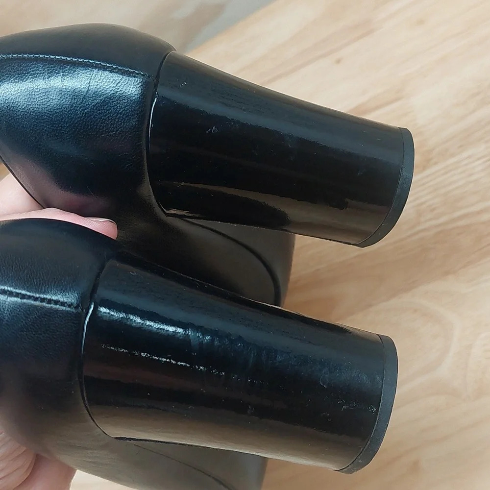 COCO CHANEL Black leather/patent Block heels CC logo EU 37 US 6.5-7 READ⬇️ - Picture 11 of 15